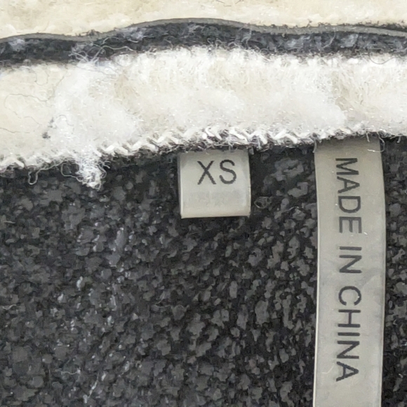 T Tahari Bias Zip Winter Vest Fur Faux Suede Winter Warm Sherpa Size XS Black - Picture 15 of 16